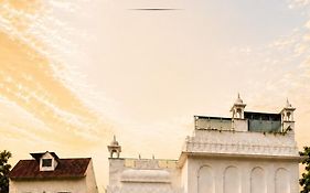 Hotel Atulyaa Taj